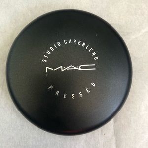 MAC Studio CareBlend/ Pressed